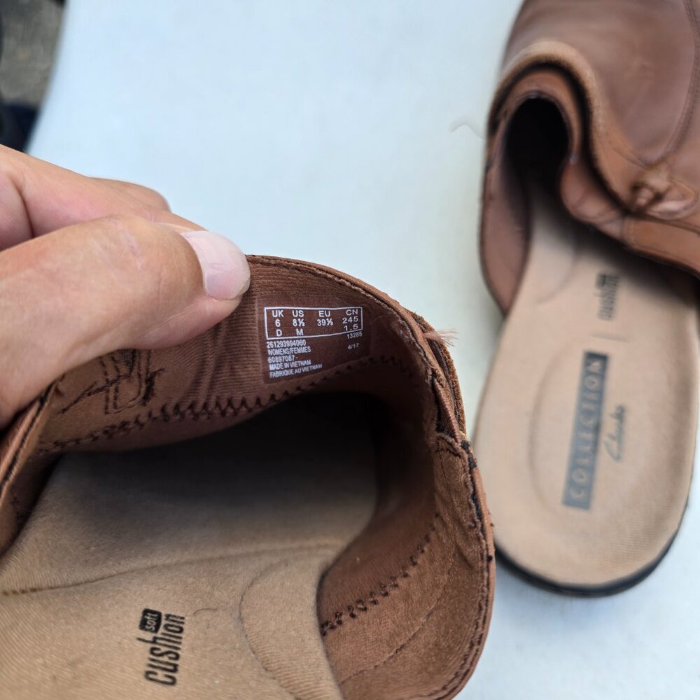 Clarks Collection 8.5 Patty Nell Chestnut Brown Leather Slip On Mules GUC Rubber - Picture 13 of 16